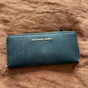 Michael Kors Black Zipper Wallet